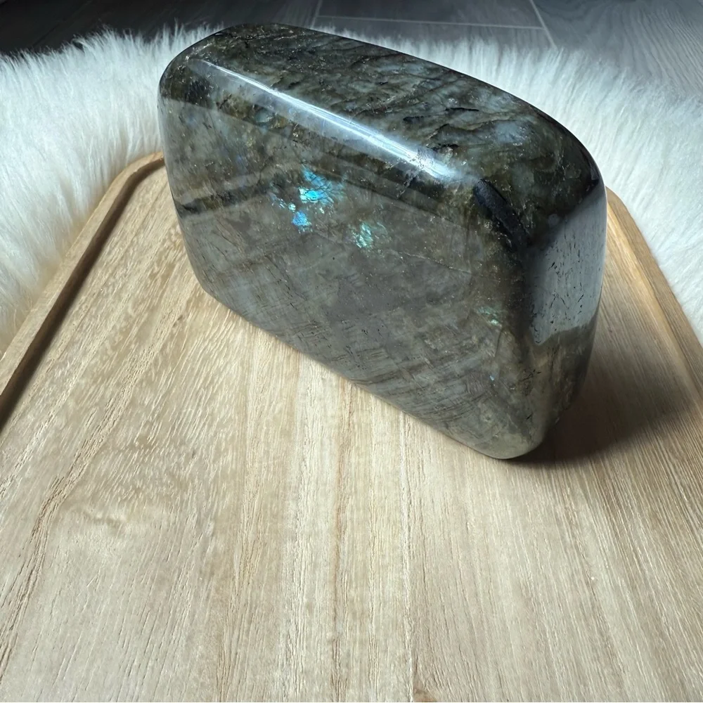 Madagascar Labradorite Polished Stone - Picture 3 of 5